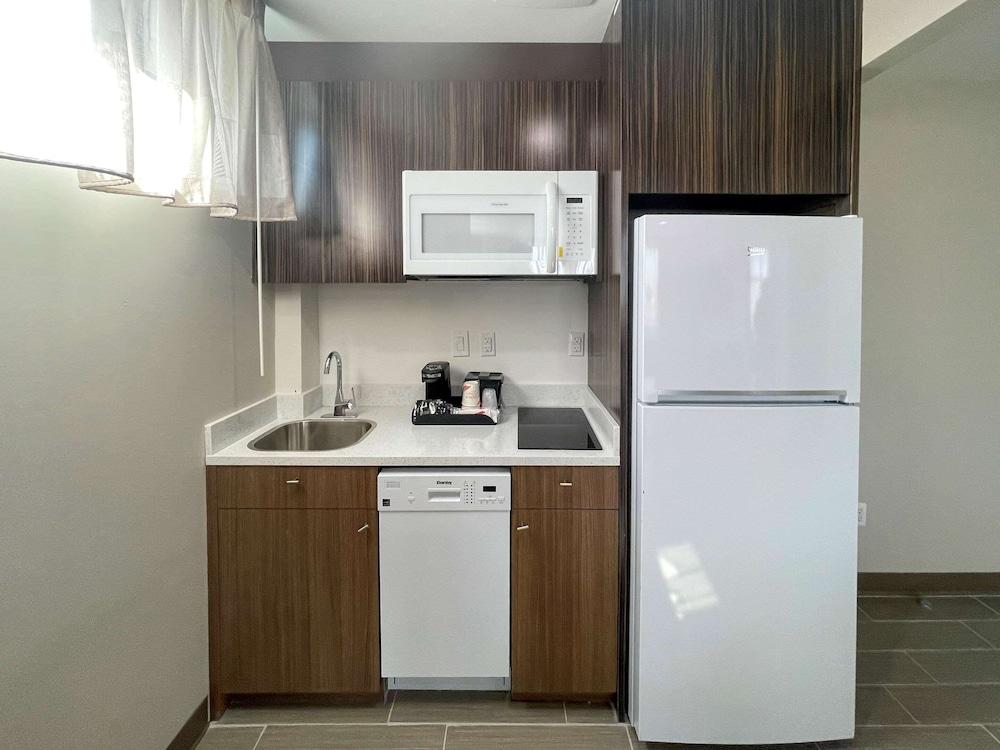 MainStay Suites Bronx - Belmont photo 6