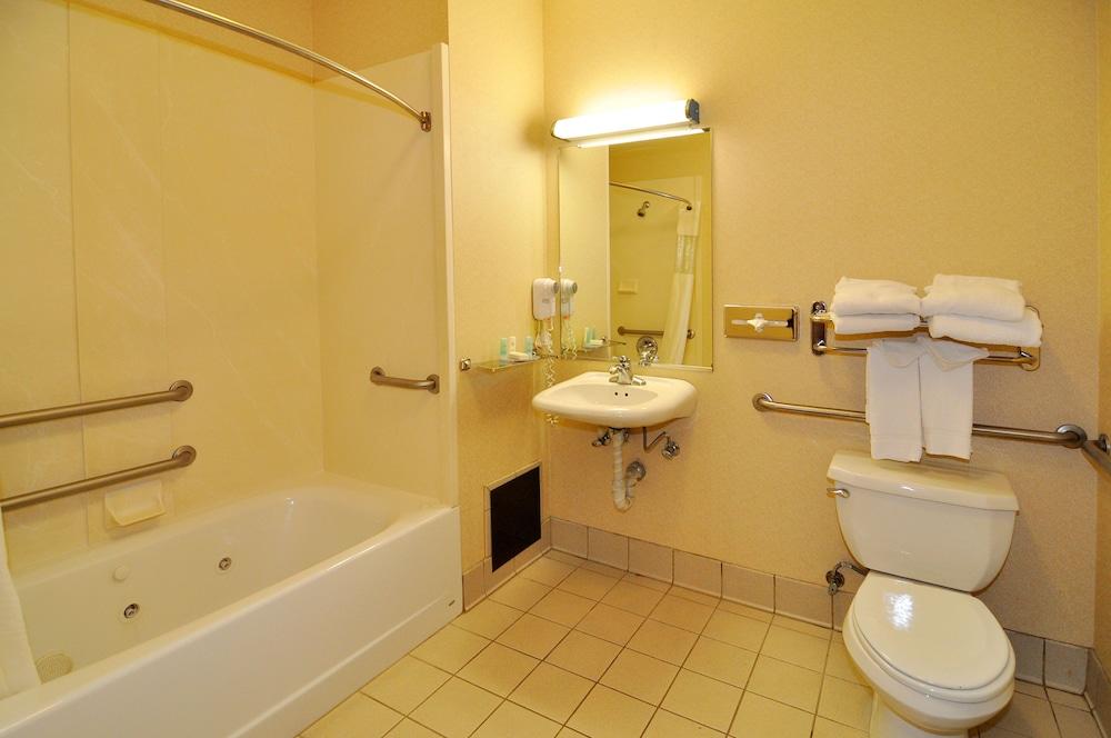 The Atrium Hotel photo 24