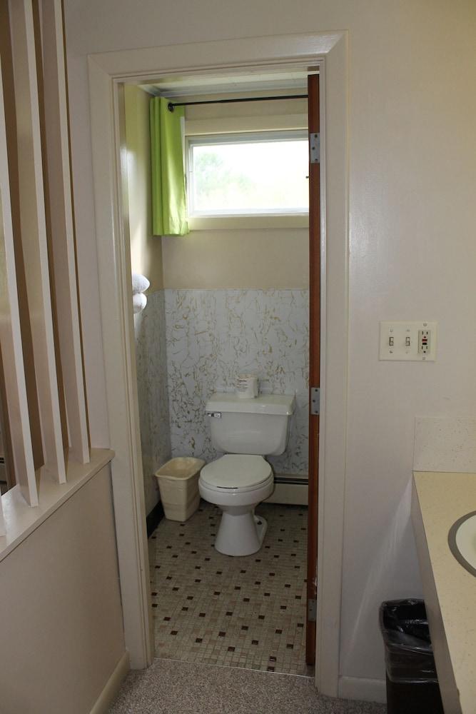 Acadia Gateway Motel photo 65