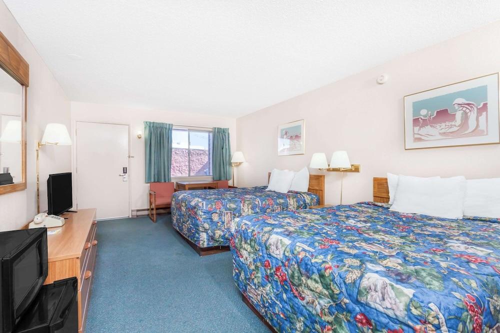 Days Inn by Wyndham Burns photo 6
