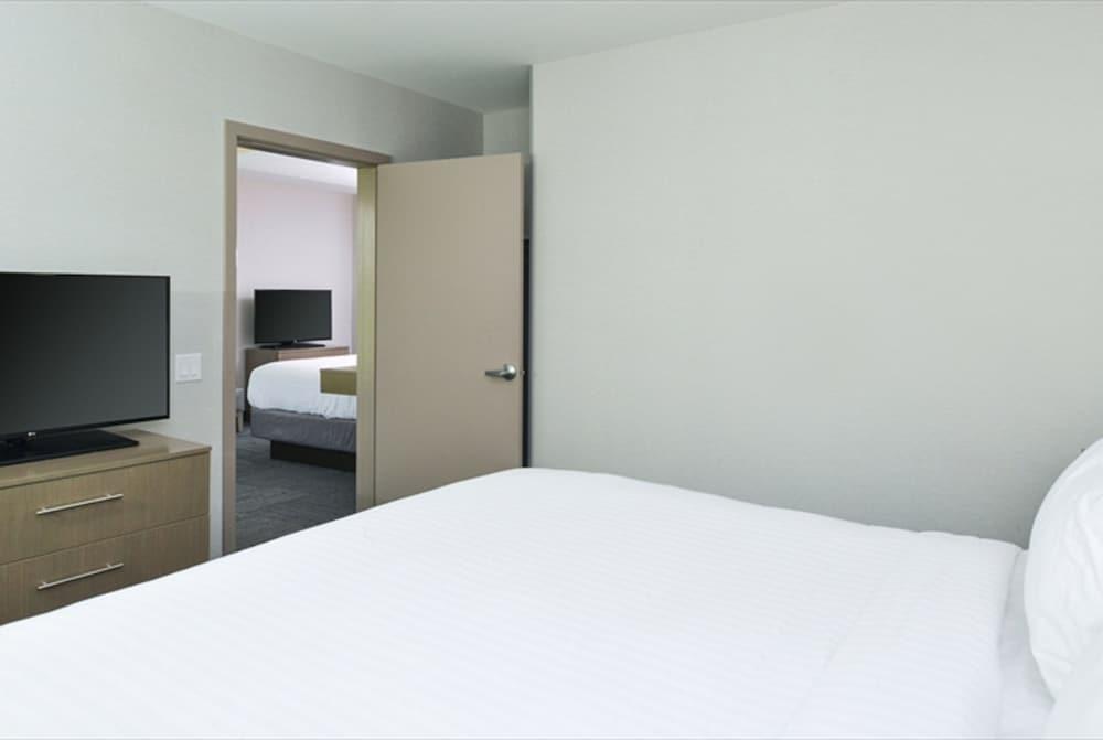Holiday Inn Express & Suites Shippensburg by IHG photo 24