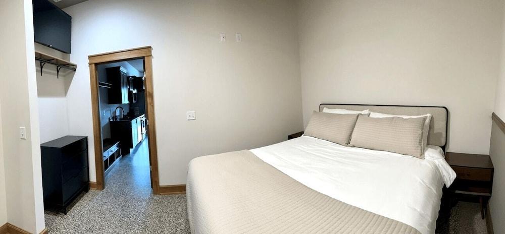 The Lodge Luxury Suites photo 25