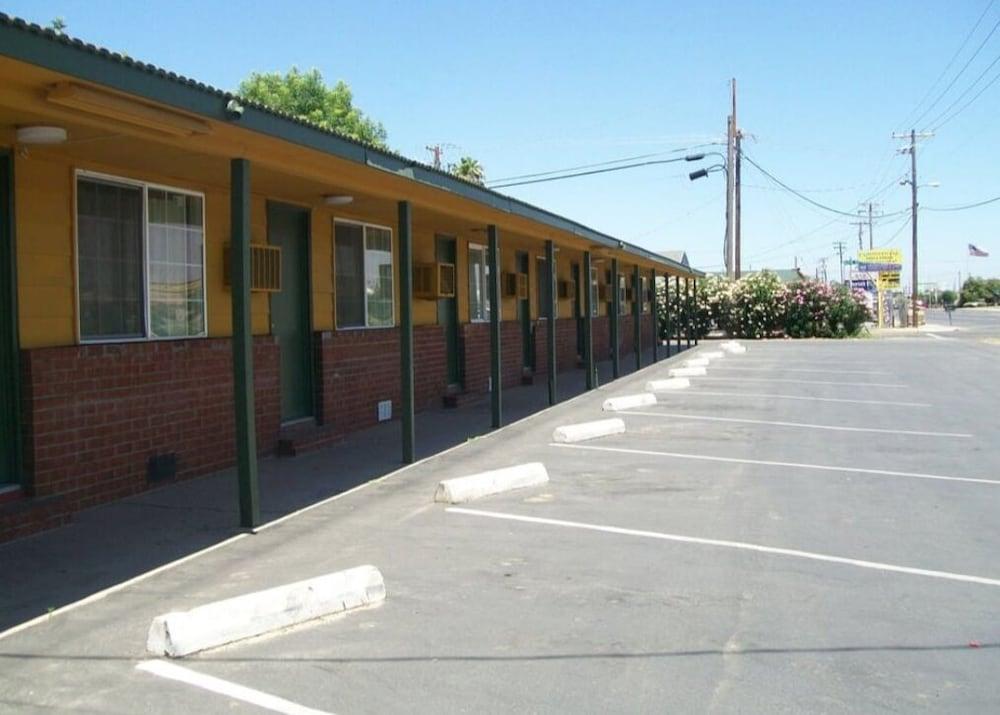 Oak Motel Modesto by Hotel O photo 8