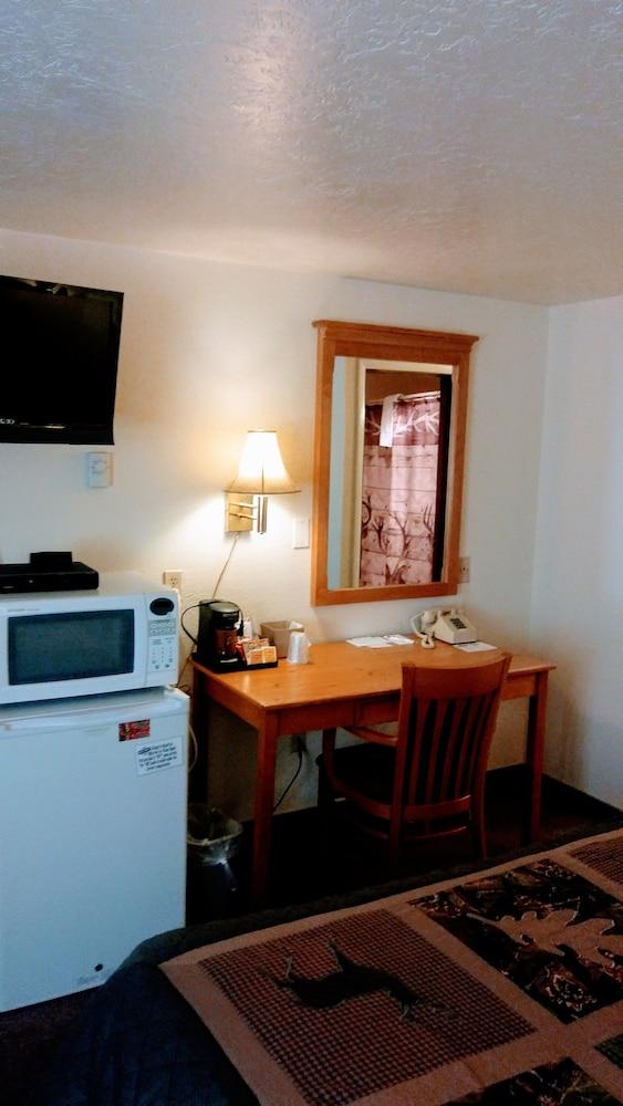 Falls Motel photo 26