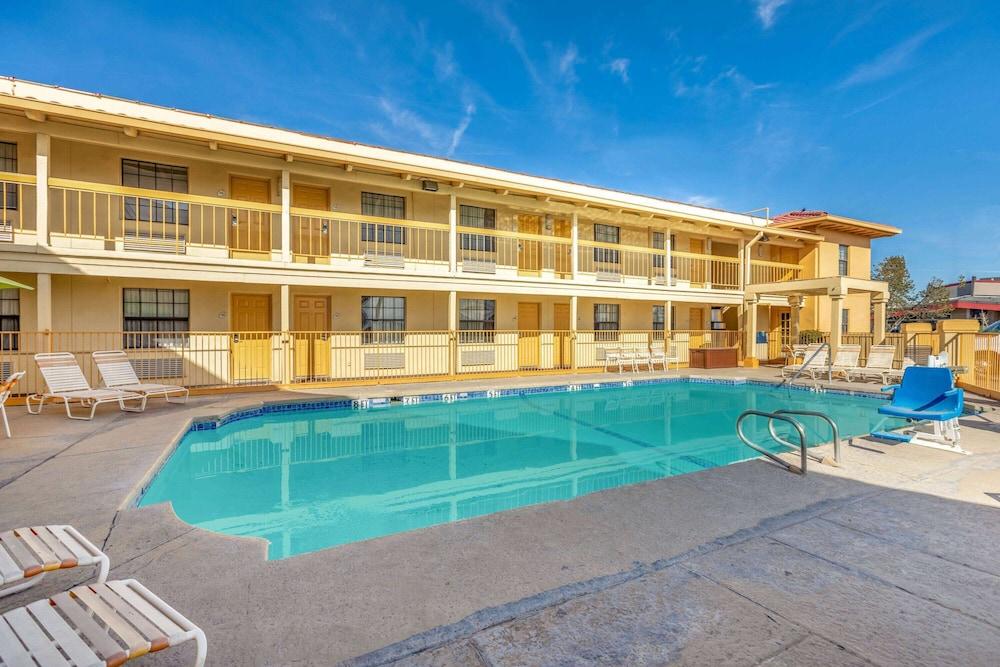 Travelodge by Wyndham El Paso - Airport photo 5