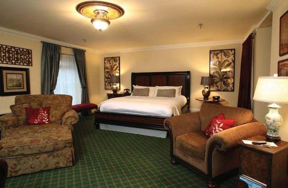 The Martha Washington Inn And Spa photo 24