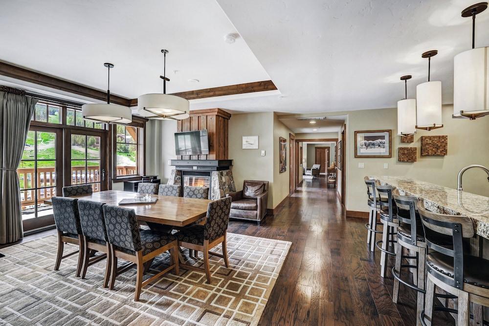 One Ski Hill Place, a RockResort, by Vail Resorts photo 85