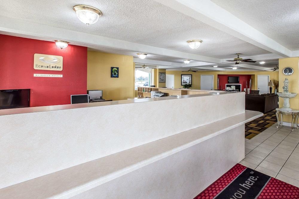 Econo Lodge Byron near Historic District - Warner Robins photo 9