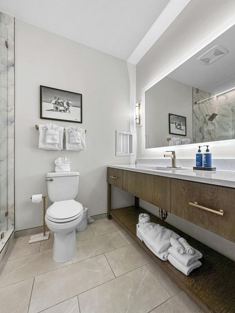 Harbor Suites at Harborwalk Village photo 27