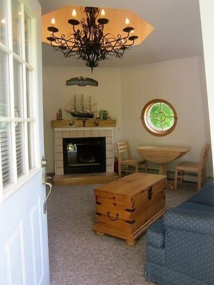 Harbor Light Inn photo 84