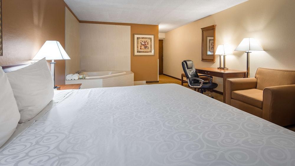 Days Inn by Wyndham St. Charles IL photo 3