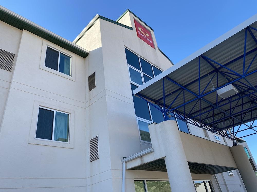 Econo Lodge Hot Springs South photo 4