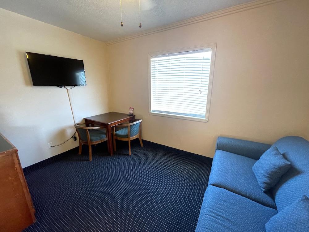 Flamingo Inn photo 11
