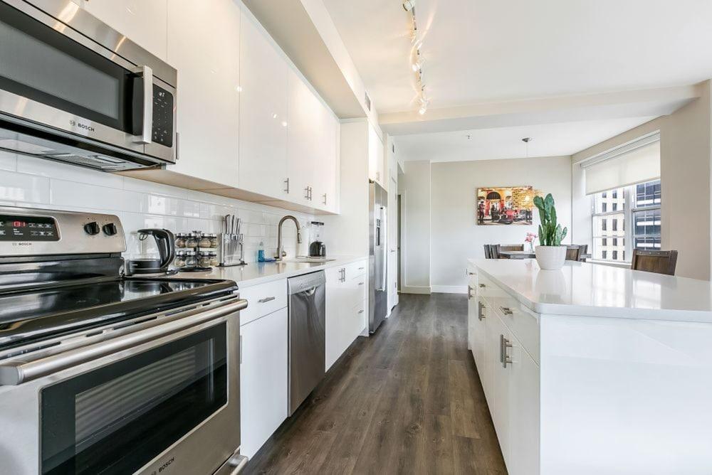 Modern Condos in California Building by Hosteeva photo 93