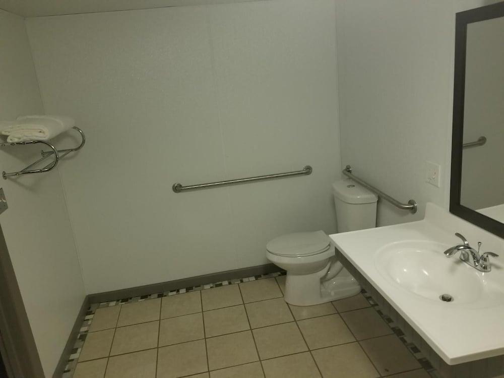 Blue Ridge Rustic Inn photo 21