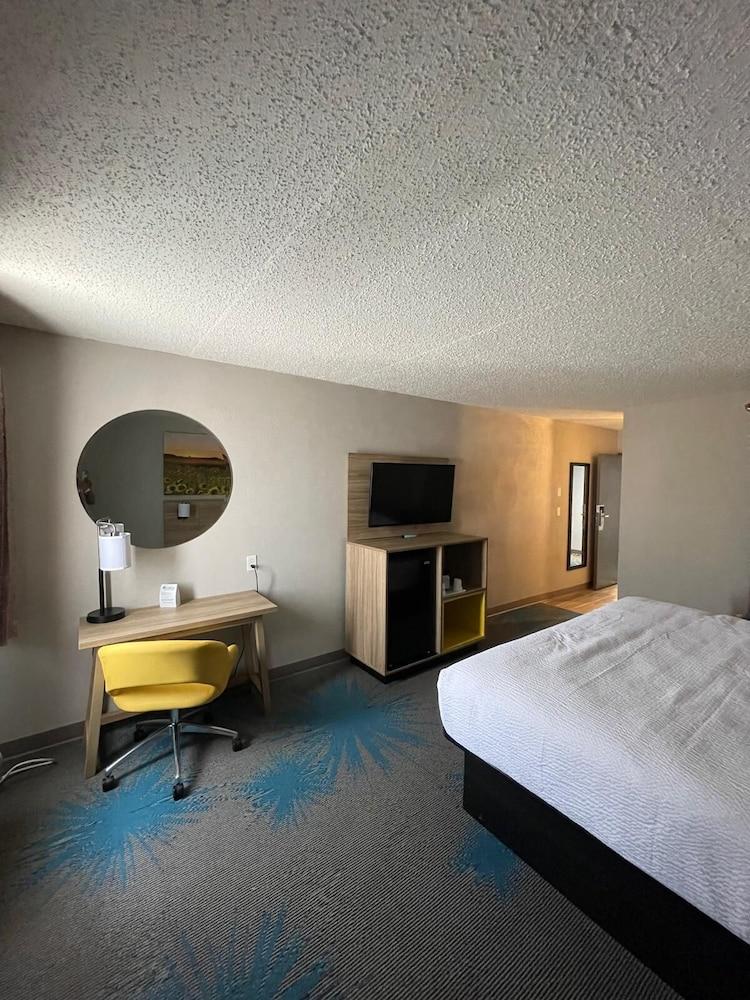 Days Inn by Wyndham Mandan Bismarck Area photo 12