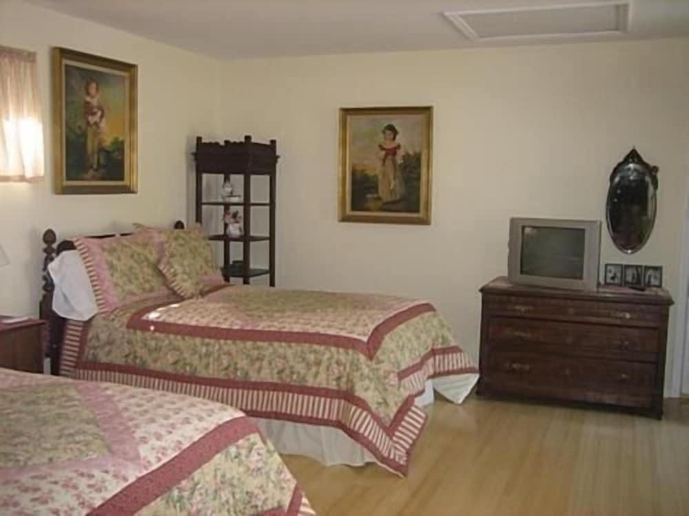 Spring Motor Inn photo 5