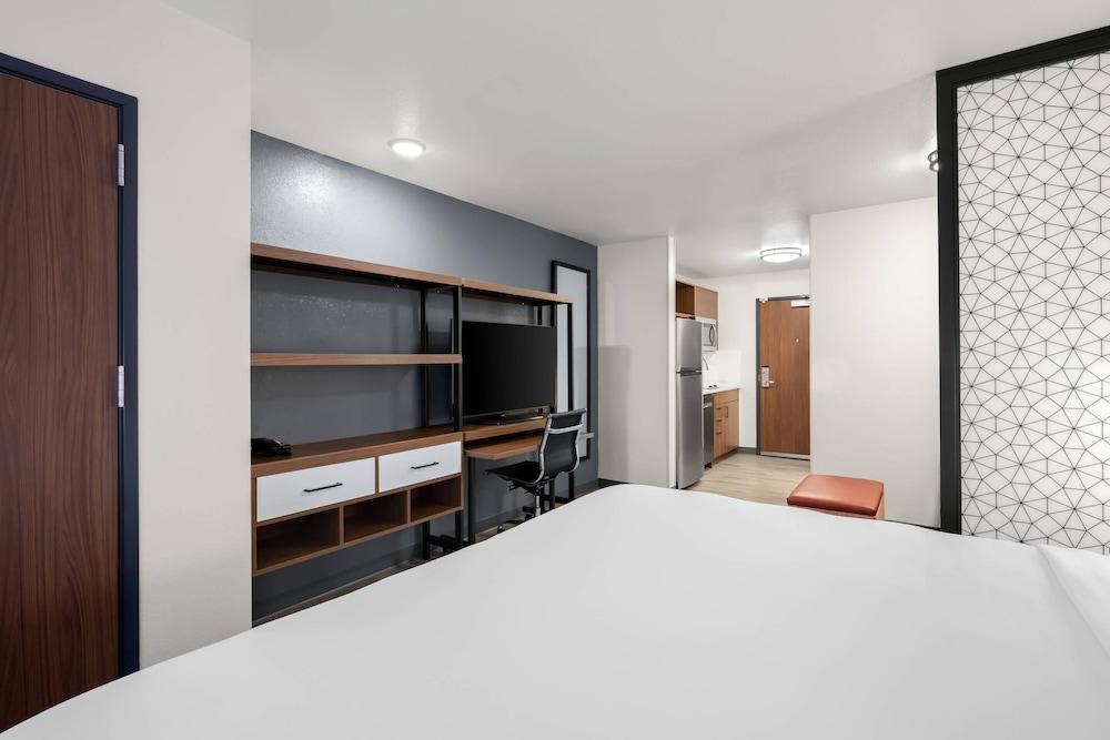 Everhome Suites Portsmouth - Newington photo 38