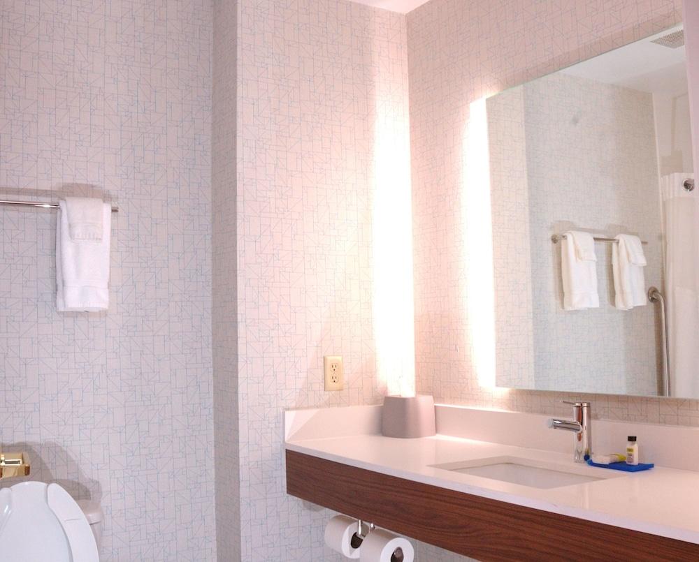 Holiday Inn Express Hotel & Suites Goshen by IHG photo 41