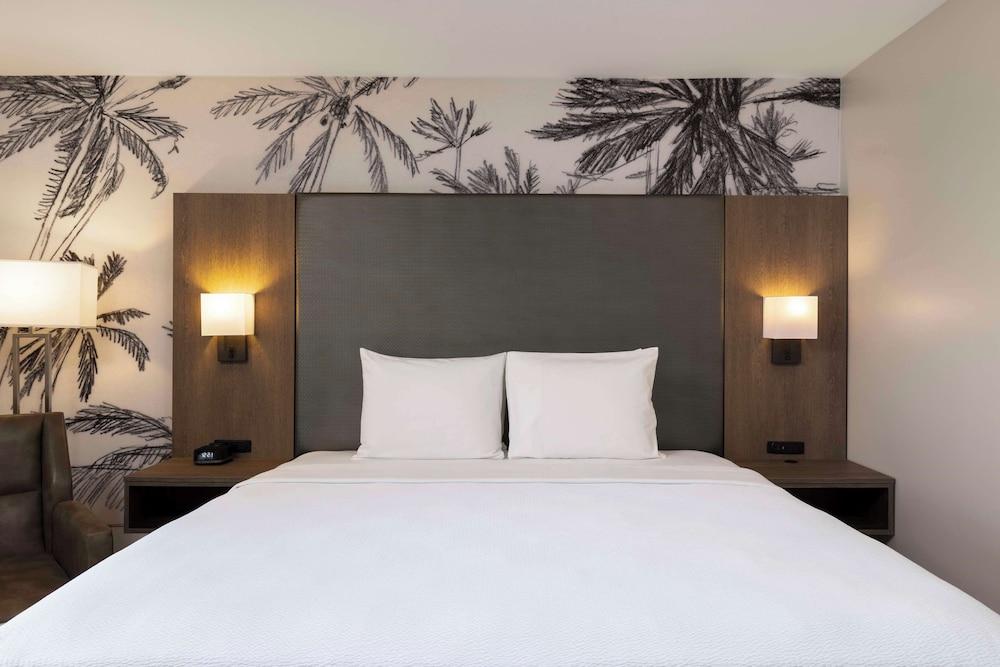Best Western Plus Pepper Tree Inn photo 6