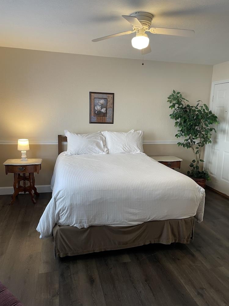 Crown Point Resort photo 93