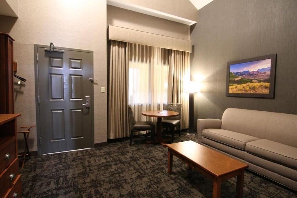 Casper C'mon Inn Hotel & Suites photo 32