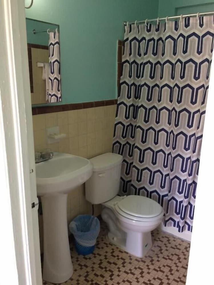 Skylark Motel photo 10