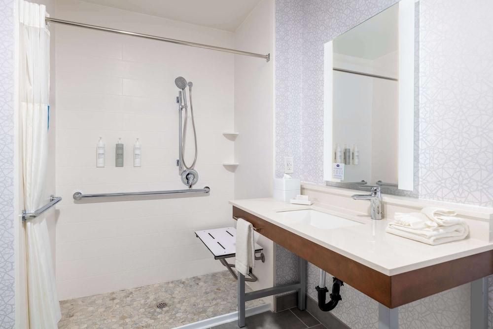 Hampton Inn & Suites Sacramento-Cal Expo photo 34