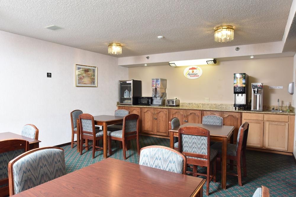 Super 8 by Wyndham Springfield/Battlefield photo 47