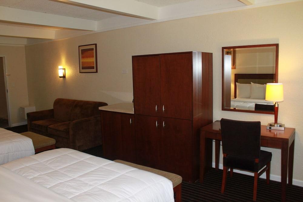 Lexington Inn & Suites NW Chicago Elgin photo 11