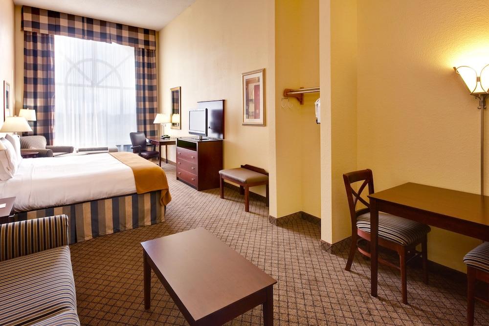 Holiday Inn Express & Suites Millington by IHG photo 10