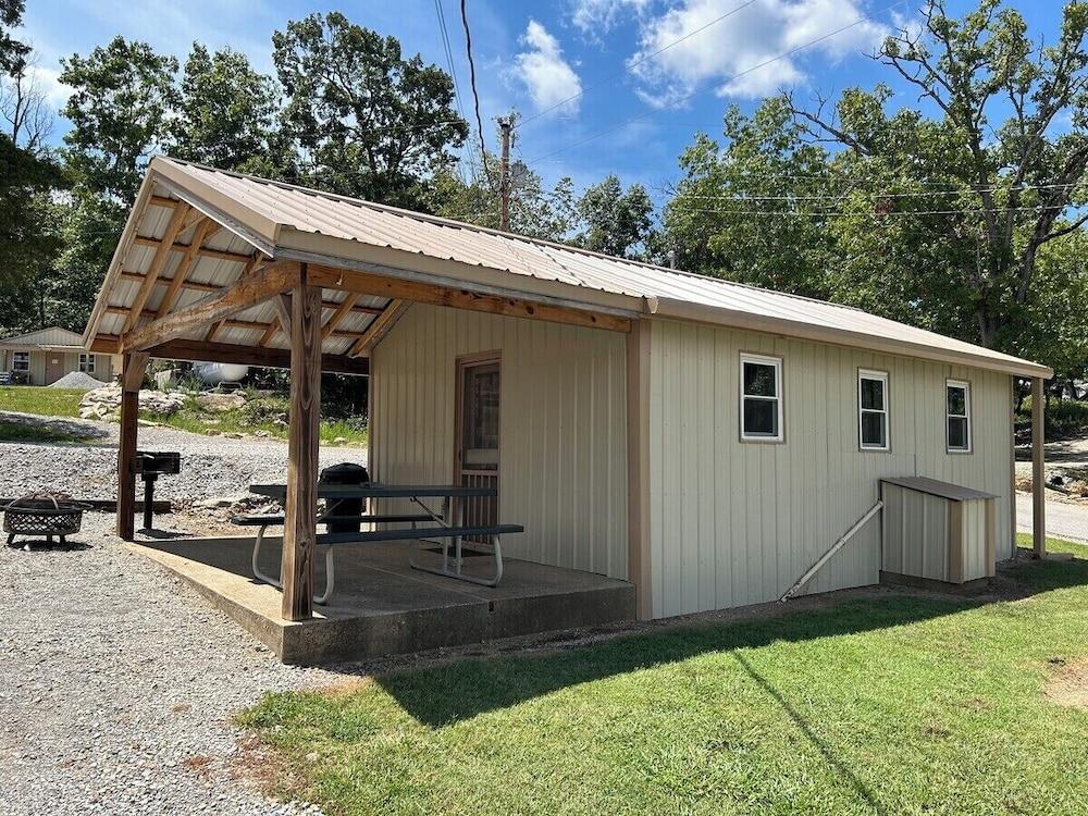Kellers Kove Cabin and RV Resort photo 1