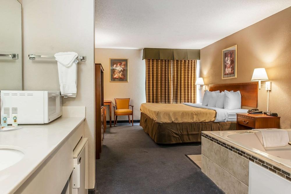 Quality Inn Lewisport photo 17