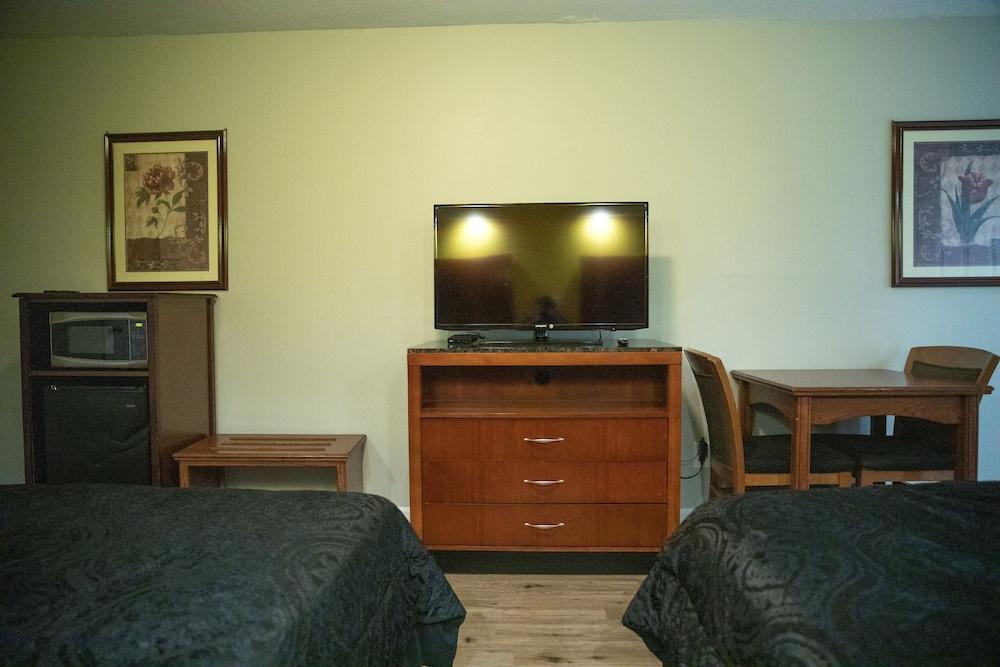 Classic Motor Lodge West Green photo 25