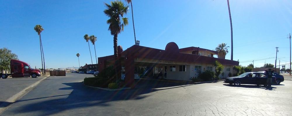 La Plaza Inn Los Banos photo 11