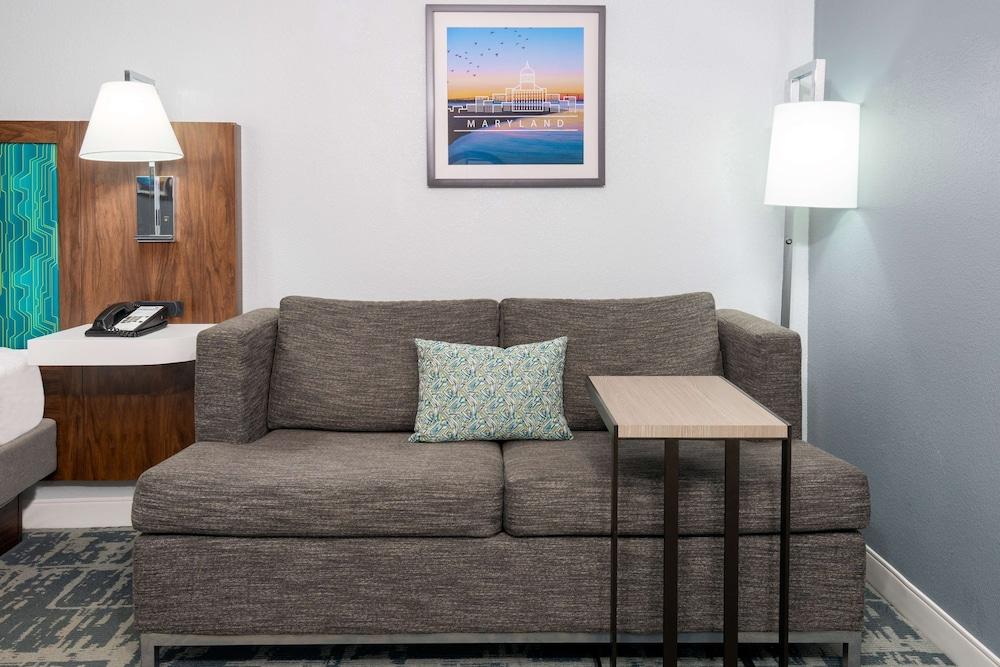 Hampton Inn Salisbury photo 12