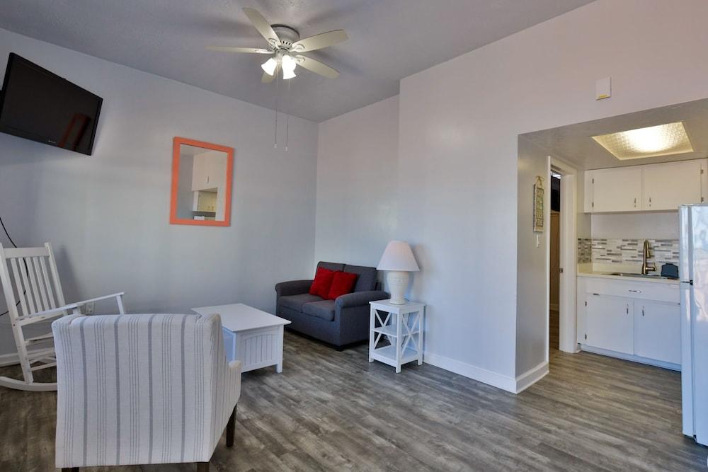 Coastal Waters Inn photo 87
