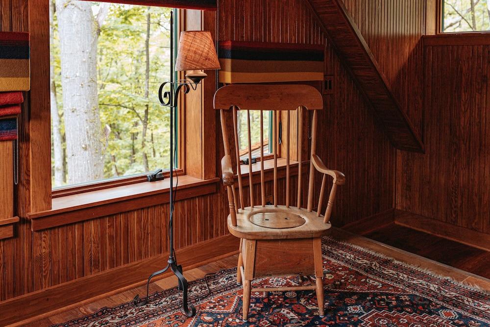 Deer Mountain Inn photo 11