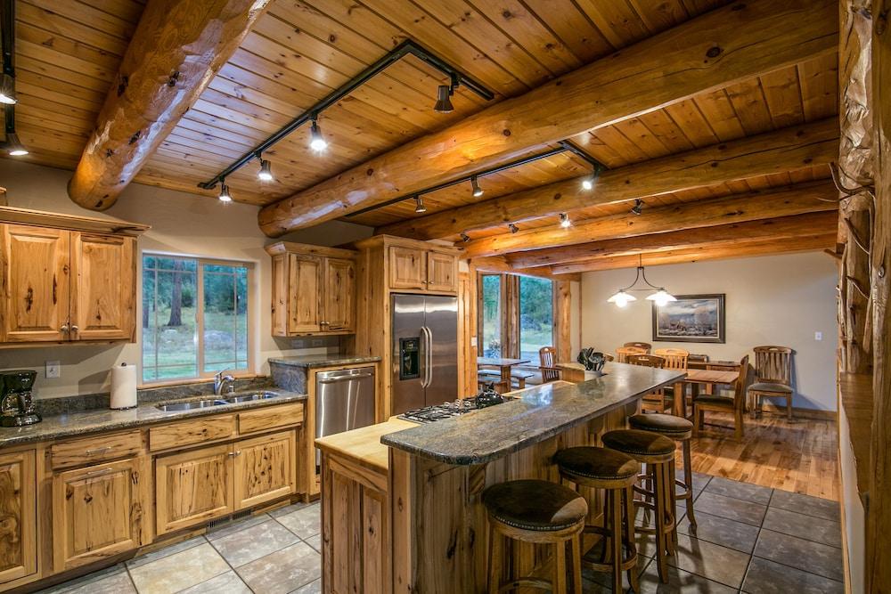 Pineview Lodge photo 18
