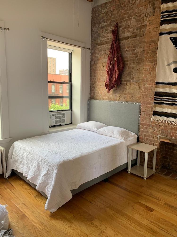 Manhattan Private Bedroom Hostel photo 11