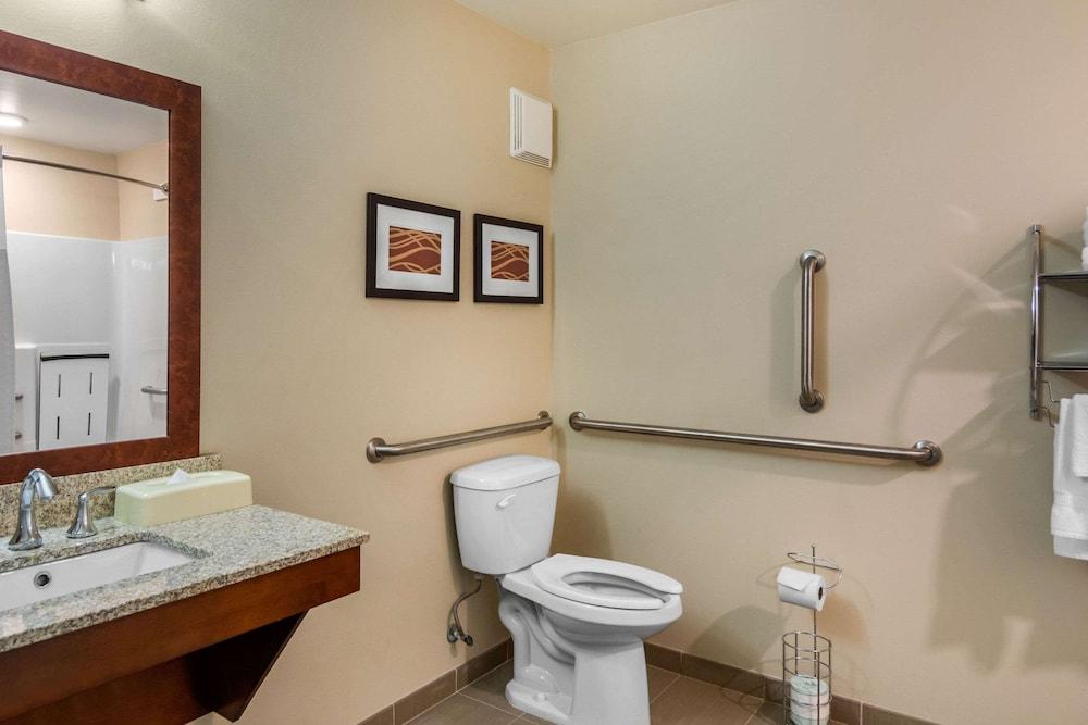 Comfort Inn South Chesterfield - Colonial Heights photo 16