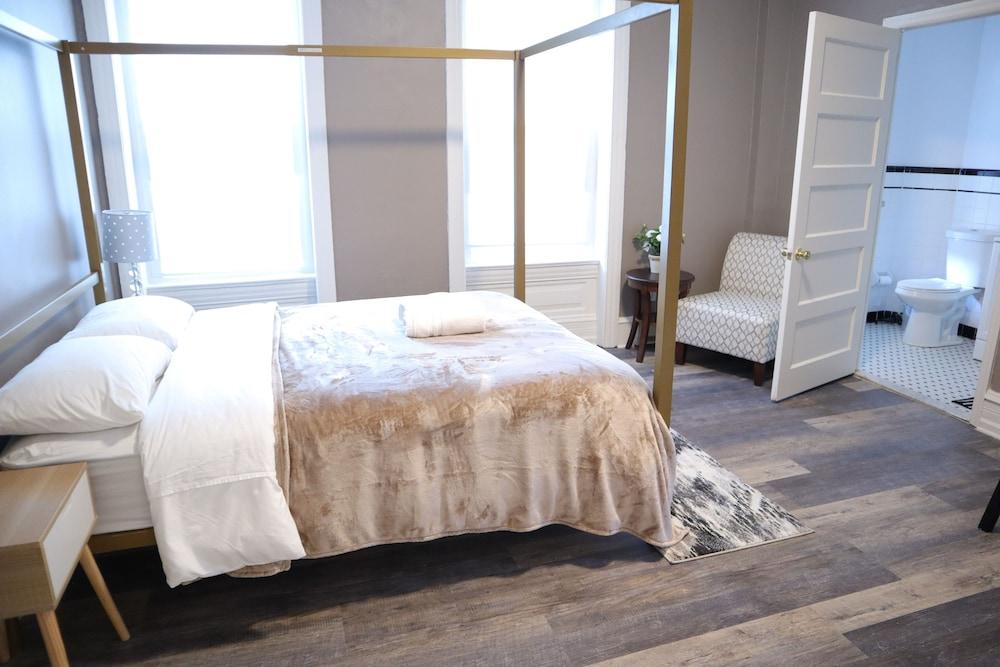 Midtown Suites photo 14