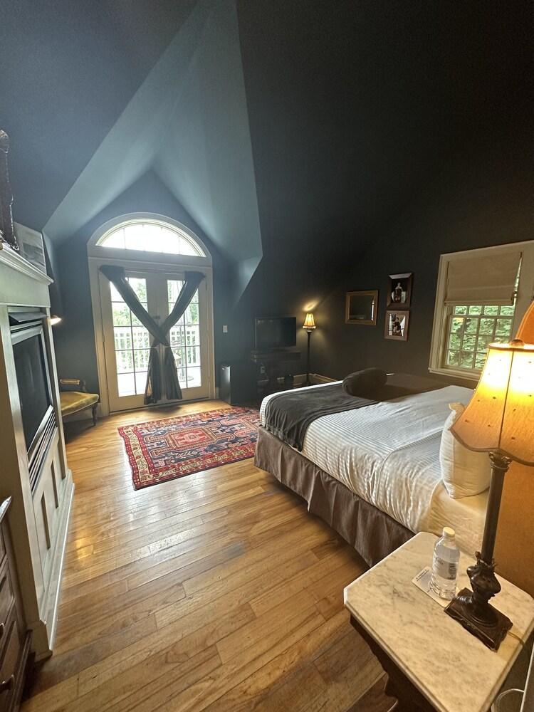 Buttermilk Falls Inn photo 36