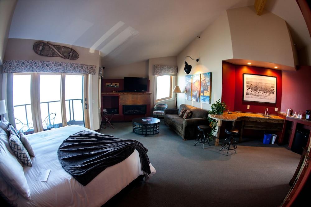 Blue Wave Inn photo 42