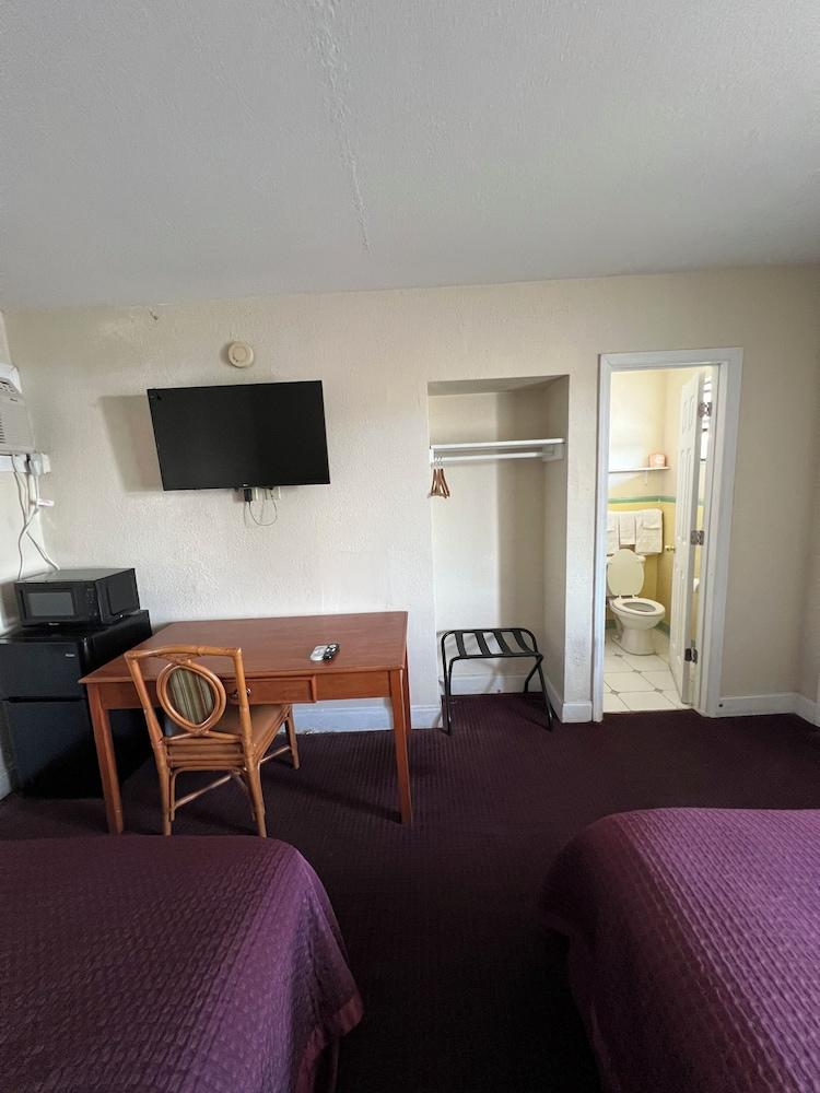 Budget Inn photo 9