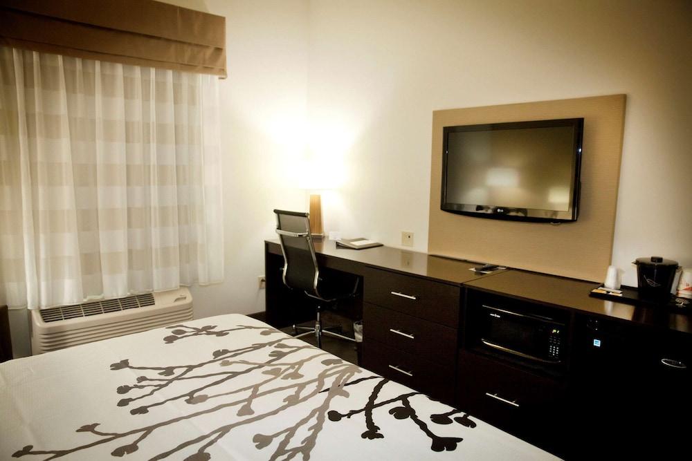 Sleep Inn & Suites Moundsville - Wheeling photo 22