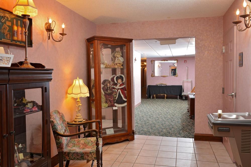 Our Guest Inn and Suites - Downtown photo 4