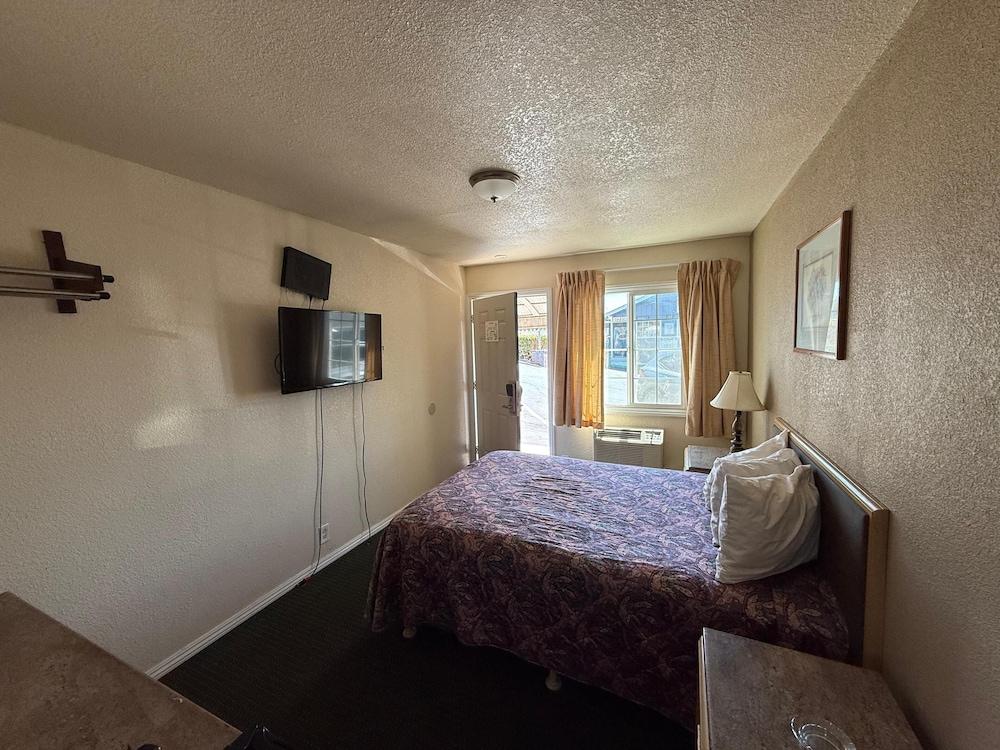 Discovery Inn Near Six Flags Vallejo Napa Valley CA photo 23