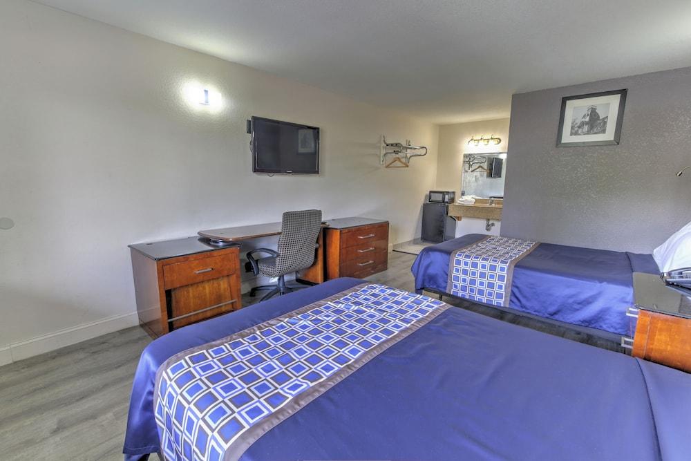 Budget Lodge photo 31