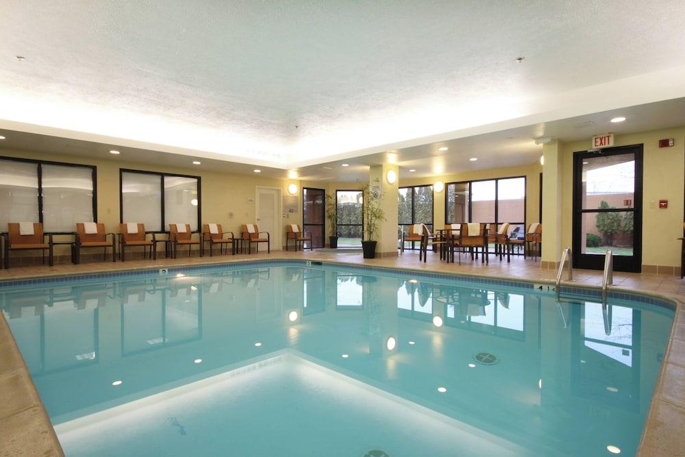 Courtyard Flint by Marriott photo 1